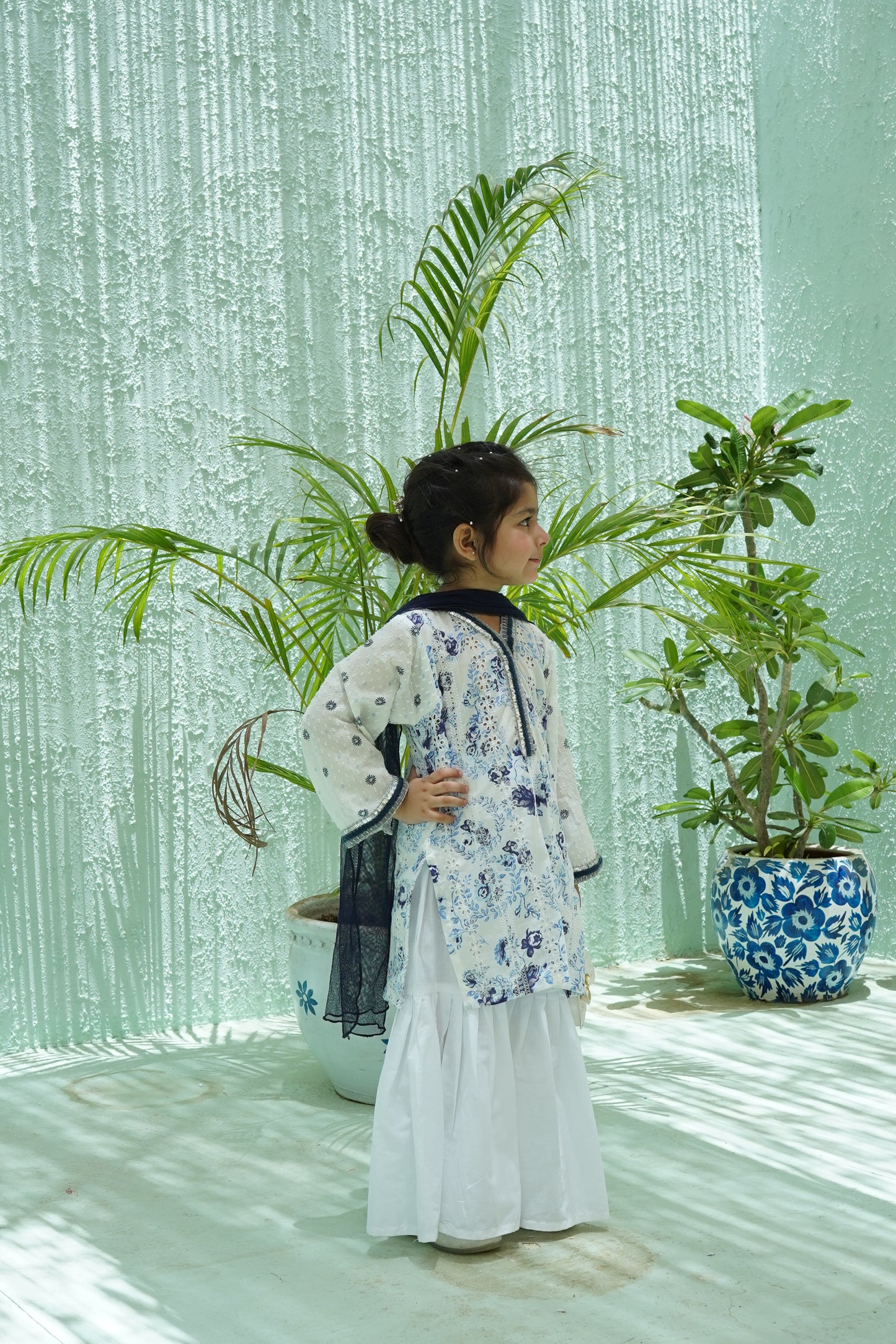 Blue-white gharara