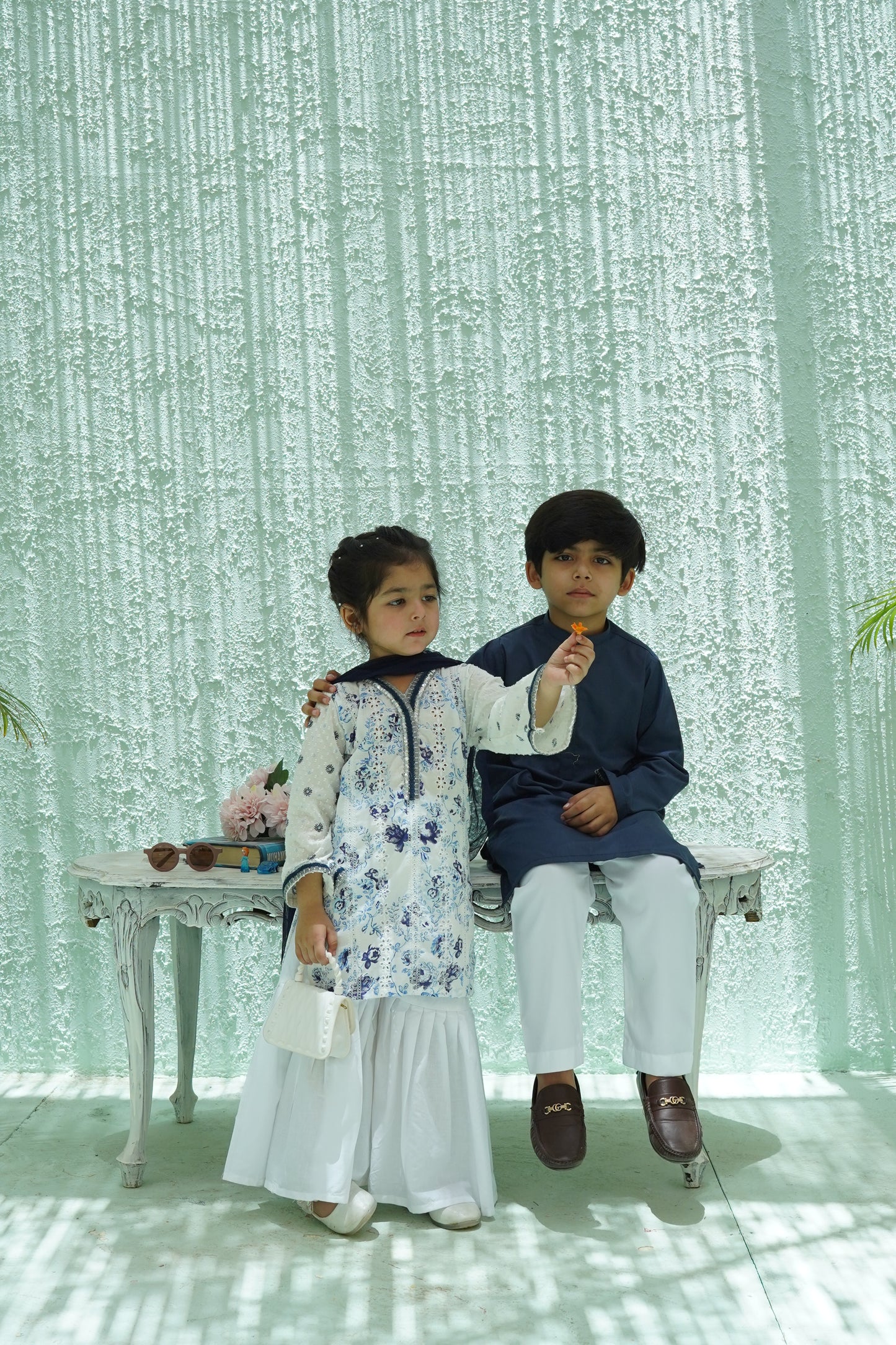 Blue-white gharara