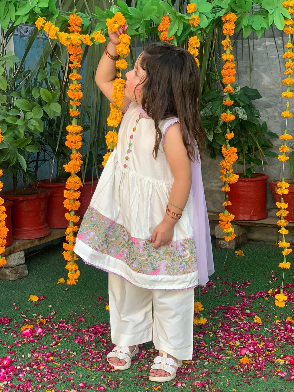 White Shalwar Kameez (Wleid23)